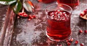 چطور آب انار را بگیریم که تلخ نشود